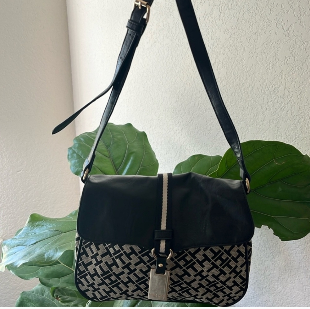 Tommy Hilfiger Crossbody purse